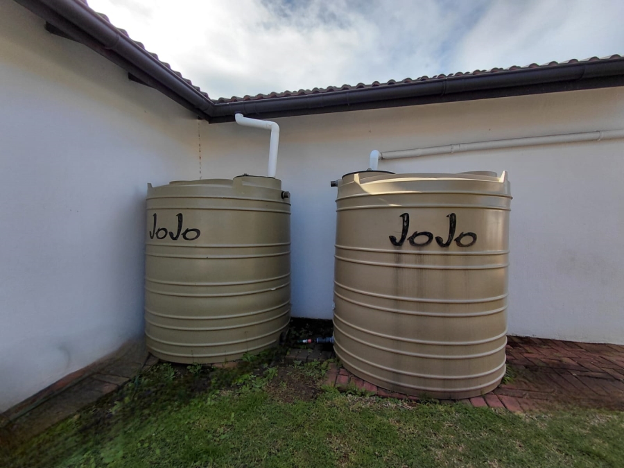 2 Bedroom Property for Sale in Wavecrest Eastern Cape